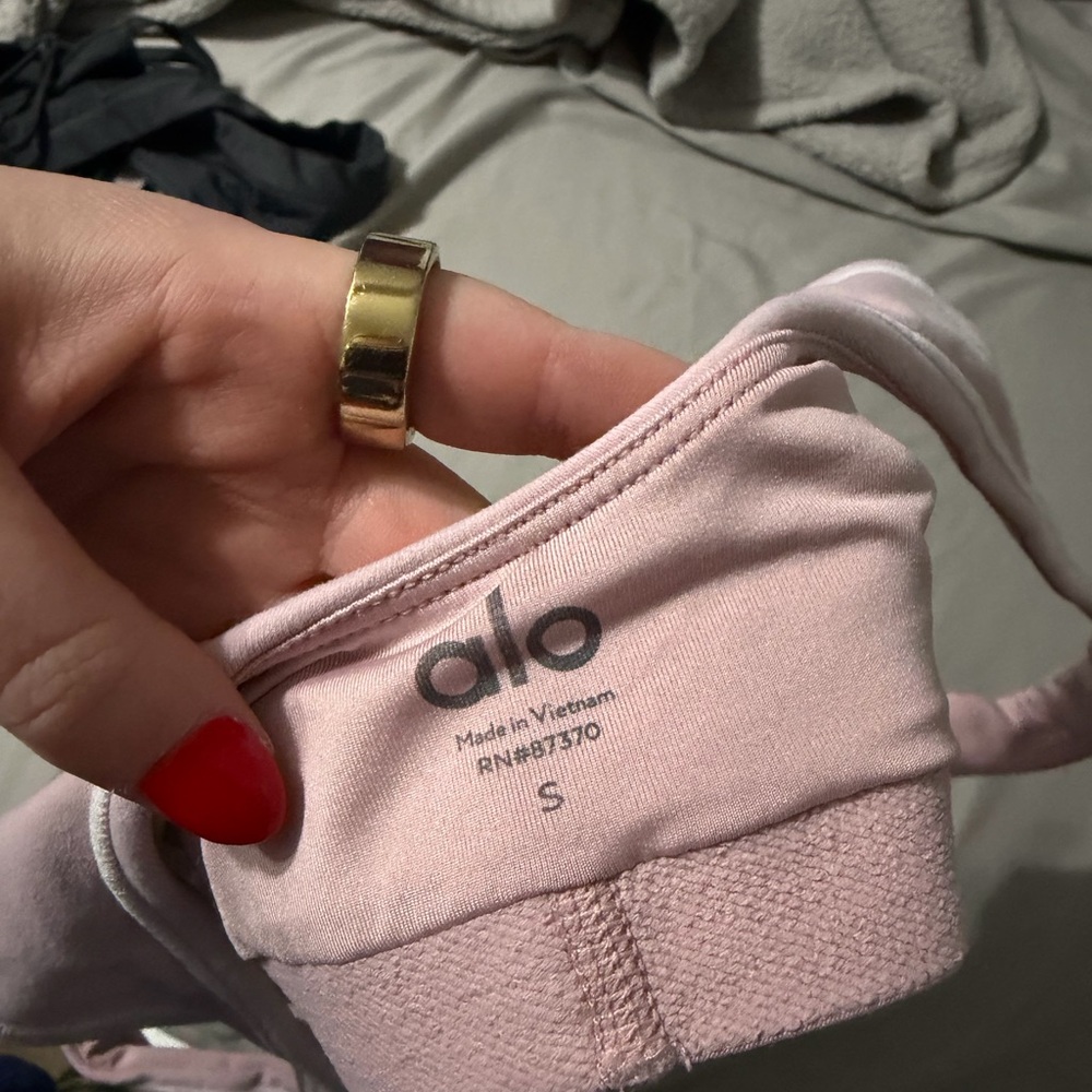 ALO Yoga Airbrush heart throb bra - Picture 3 of 4